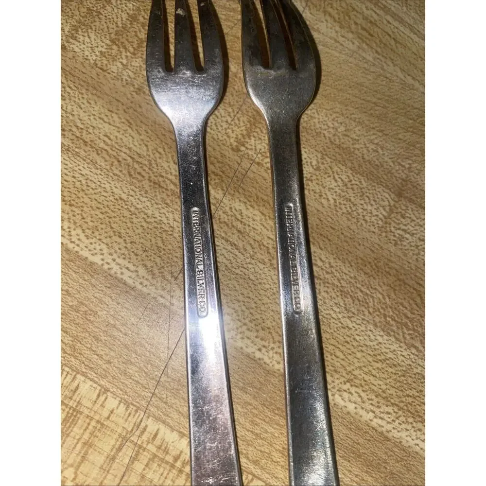 Set Of 2 Hilton Hotel International Silver Cocktail Seafood Forks Silverplate